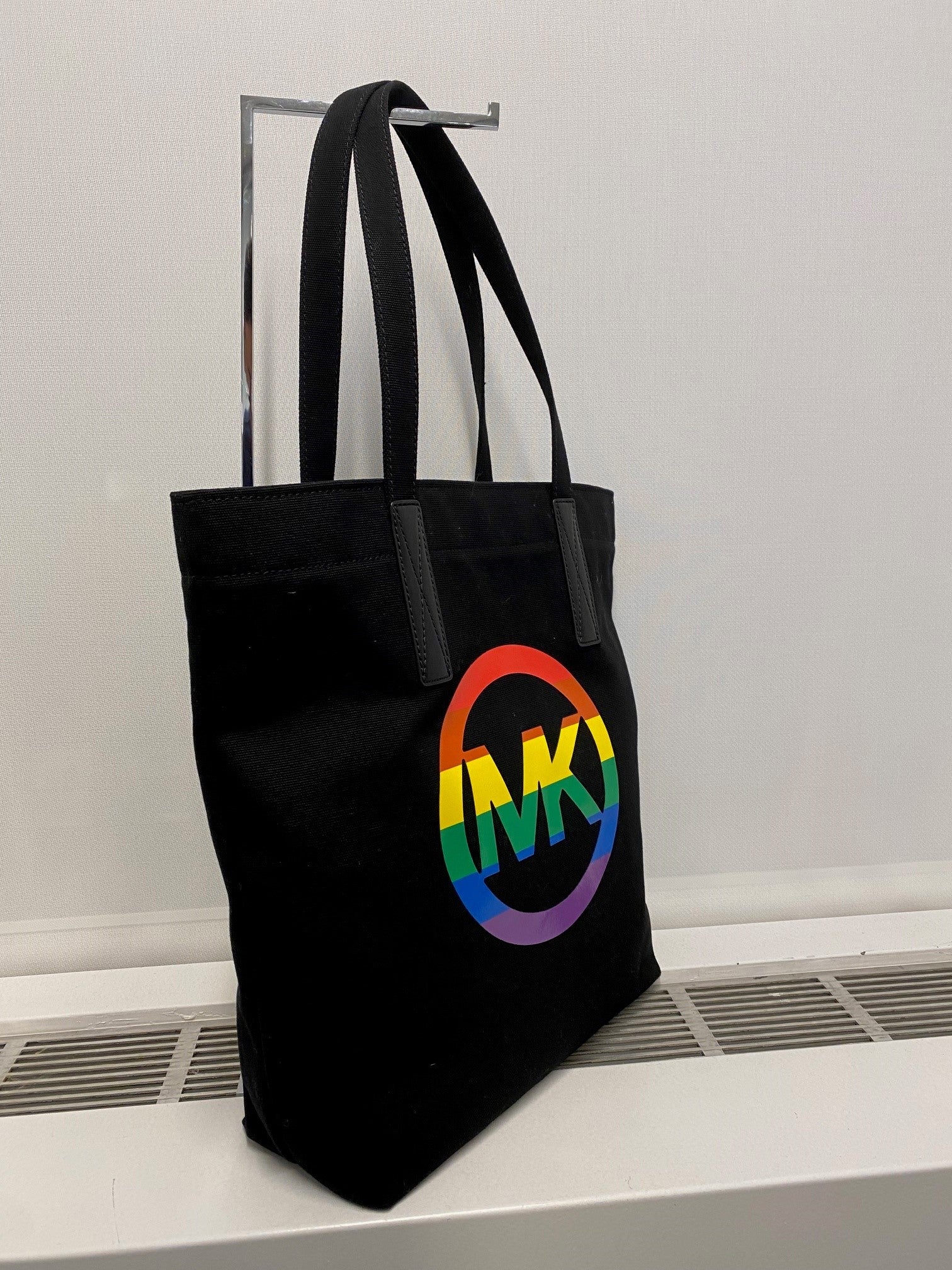 Michael Kors SNMVC Tote - Black